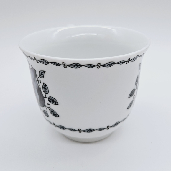 DISNEY | Disney Wonderland Tea white rabbit & queen of hearts teacup & saucer - Picture 5 of 9